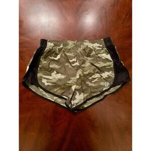 VS PINK Camo Ultimate Run Shorts M